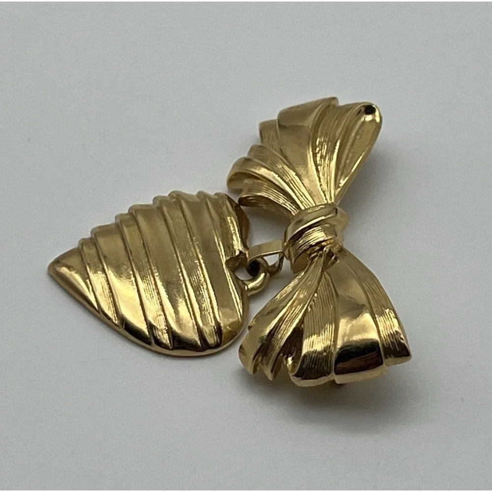 Vintage Avon I Love You Grandmother Brooch Heart And Bow‎ Pin Gold Tone